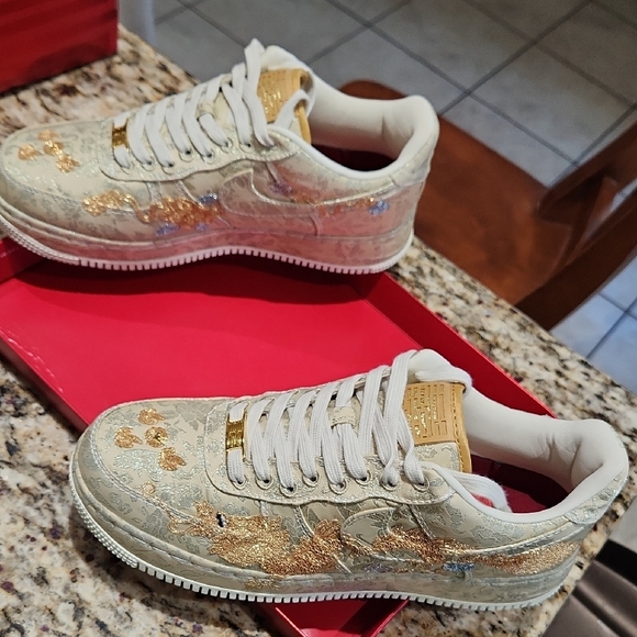 Floral Embroidered Sneakers Nike - Picture 8 of 8